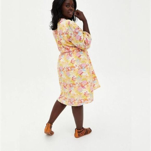 Torrid 14677924 PEACH FLORAL GAUZE HI-LO DRESS Shirred Embroidered Button V Neck - Picture 4 of 12